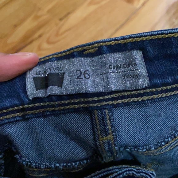 Too small - Picture 2 of 5